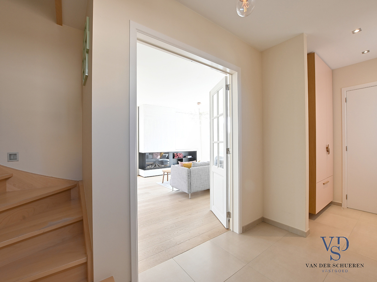 Recente, stijlvolle villa in rustige verkaveling ! 