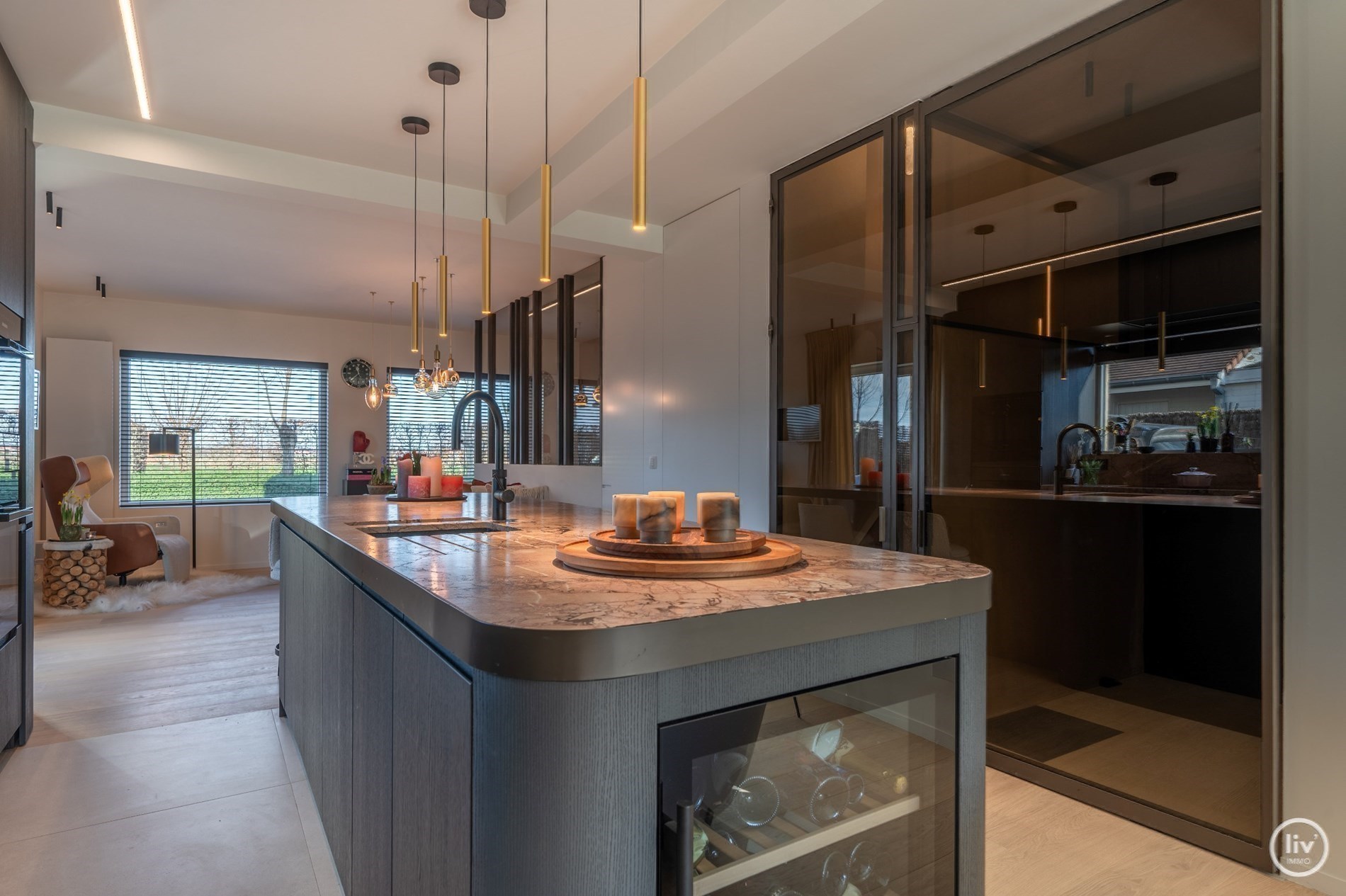 Belle maison individuelle rénovée avec goût dans un emplacement de premier choix dans la rue Kalfstraat à Knokke. 