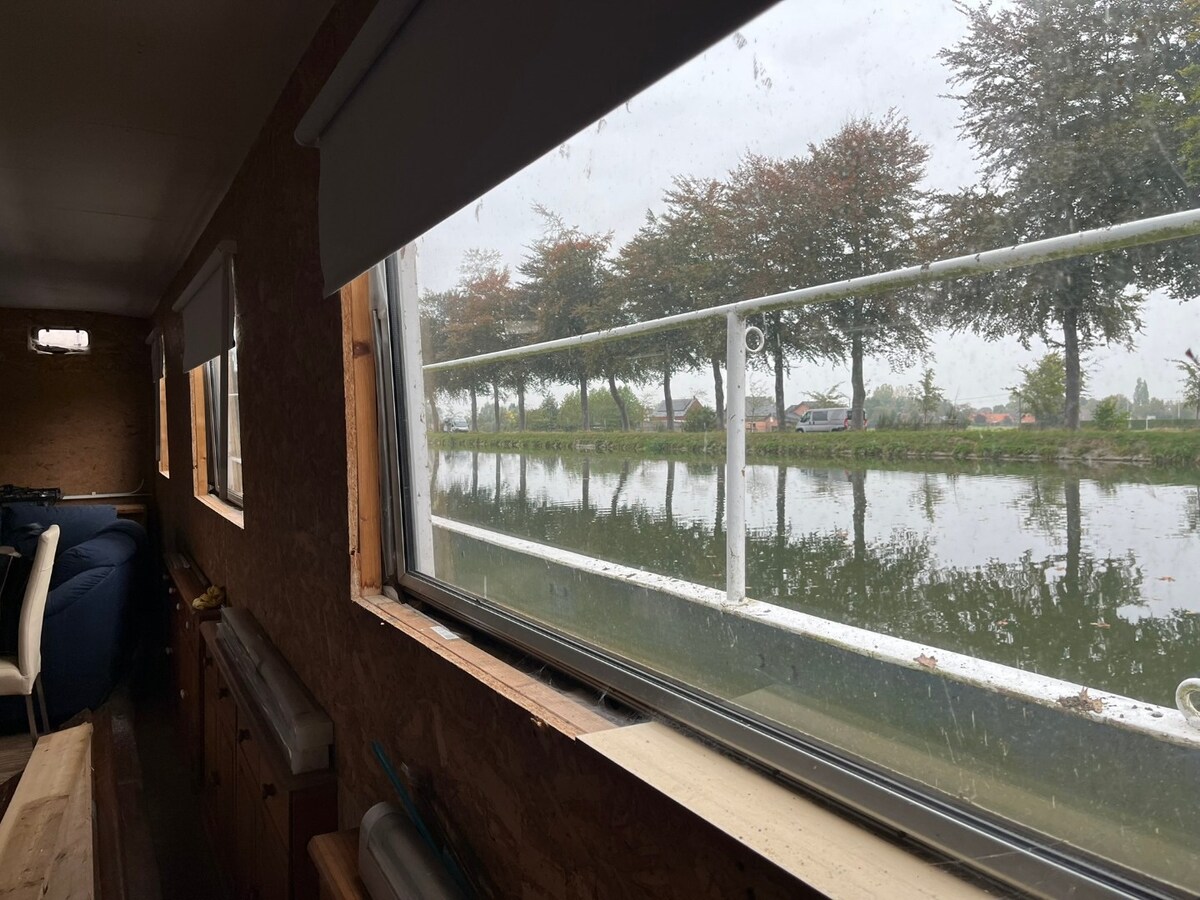 Wonen op het water – Woonboot op de Zuid-Willemsvaart 