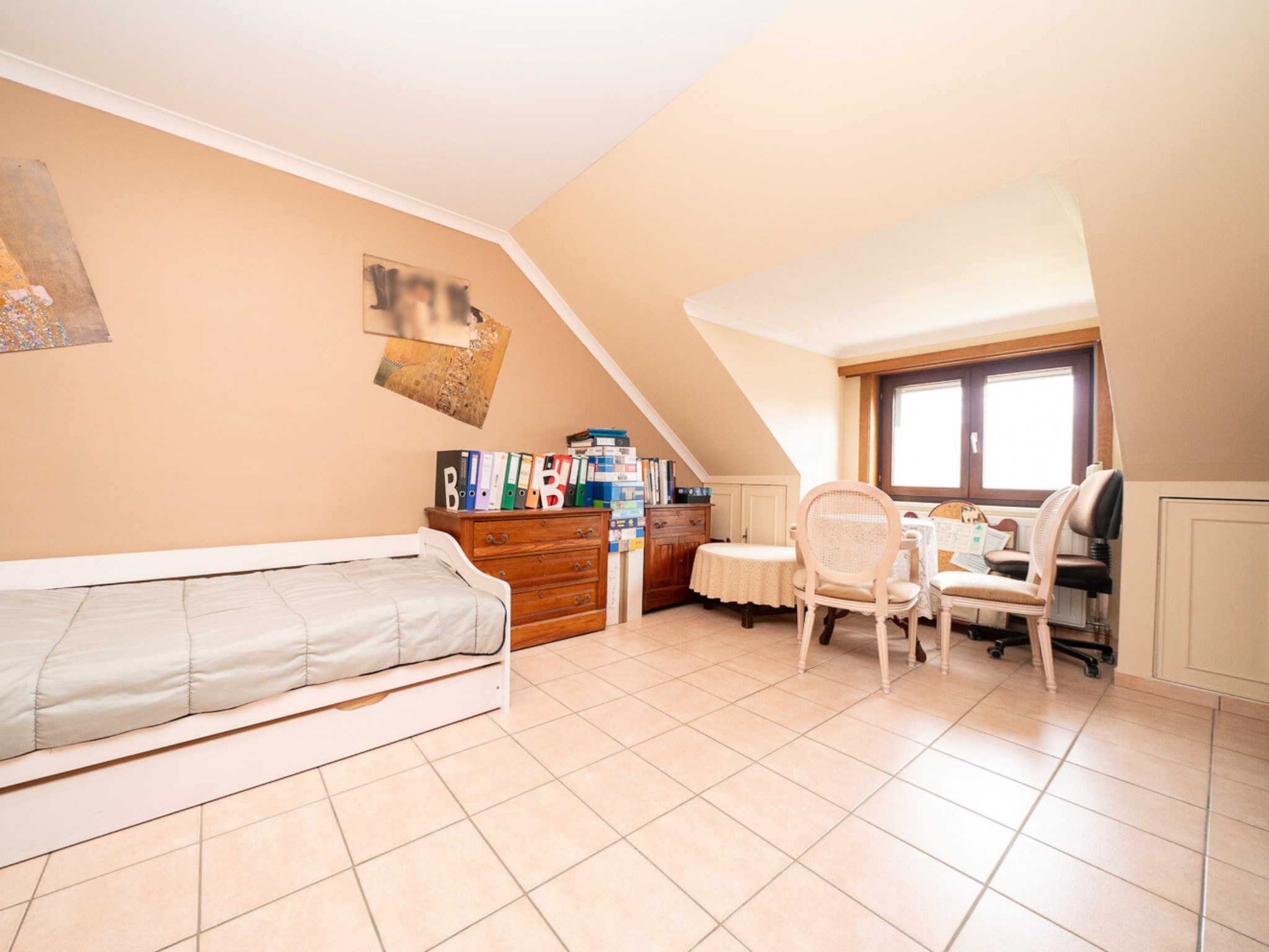 Ruime woning met 3 kamers en dressing, garage en tuin 