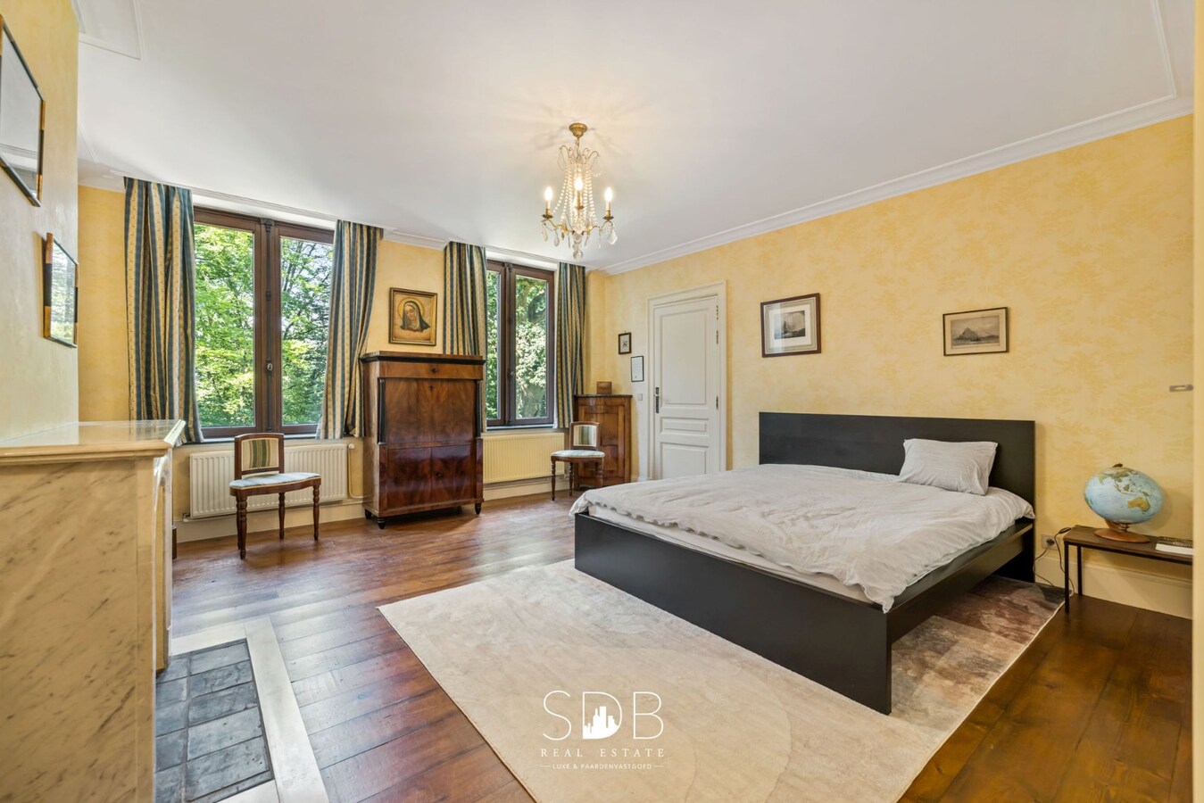 Prachtig kasteel met omringend park, weilanden en stalgebouw op circa 5hectare 