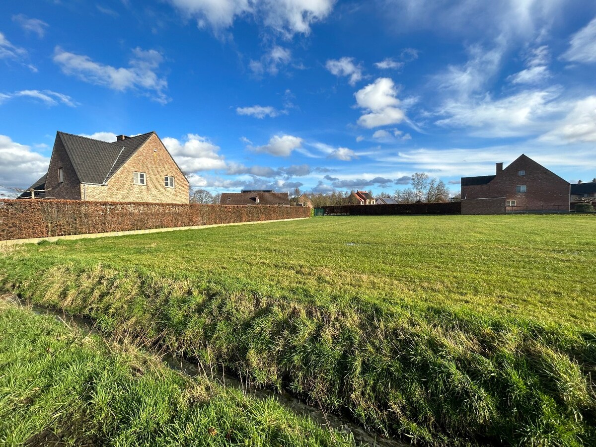 Verkocht grond - Geel