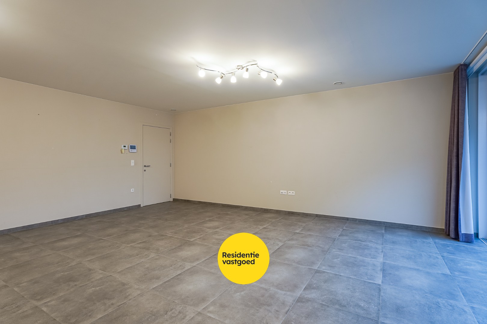 Prachtige assistentiewoning in hartje Aartrijke 