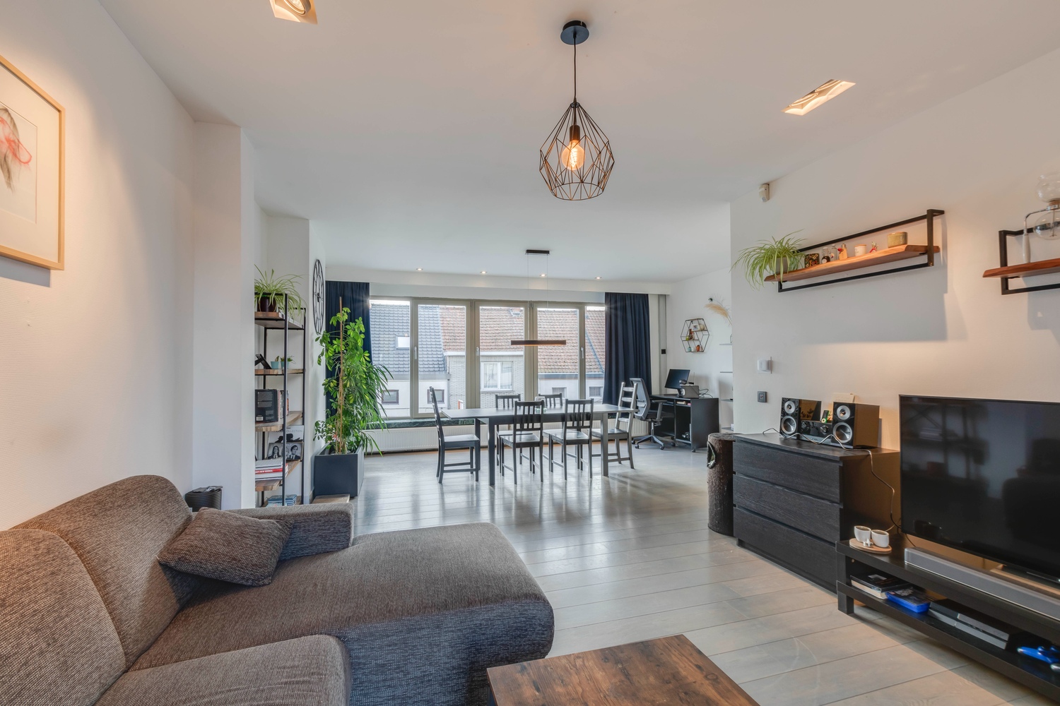 Lichtrijk en ruim duplexappartement met fantastisch terras 