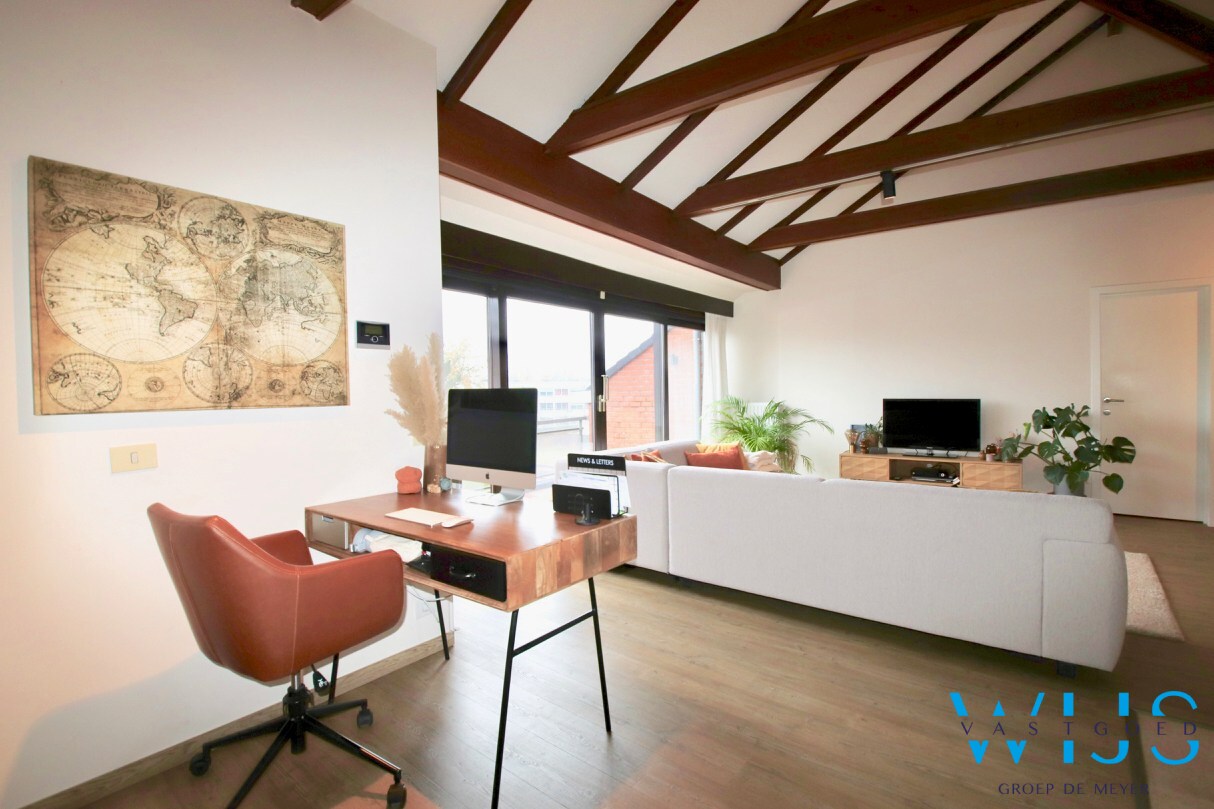 Uniek dakappartement te CENTRUM EVERGEM ! 