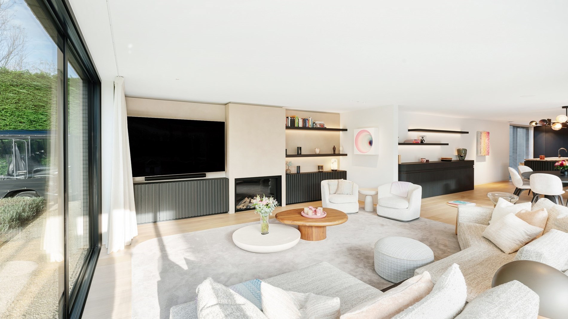 Prachtig vernieuwde villa rustig gelegen tussen Knokke centrum en Het Zoute met een perfecte Zuid-West oriëntatie. 