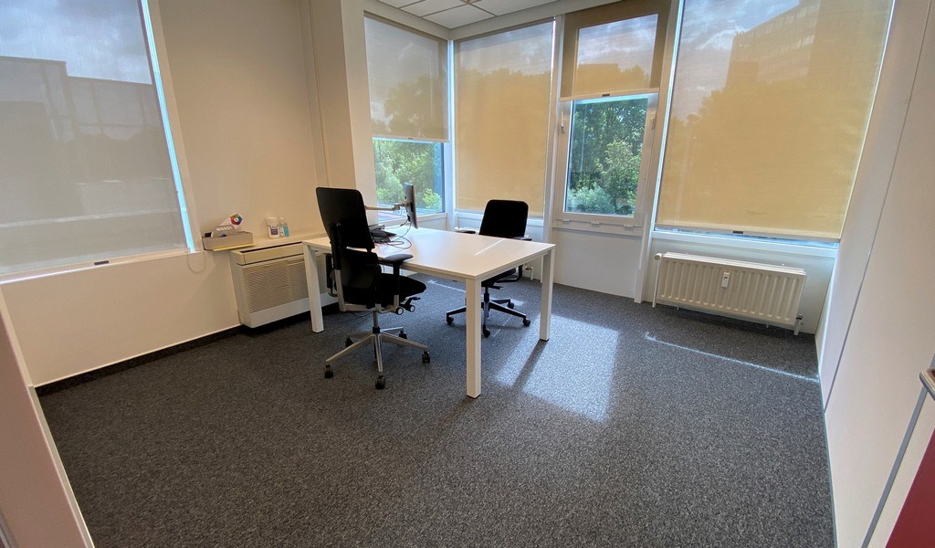 Kantoren te huur aan R4/E40 in Portalis gebouw in Zwijnaarde