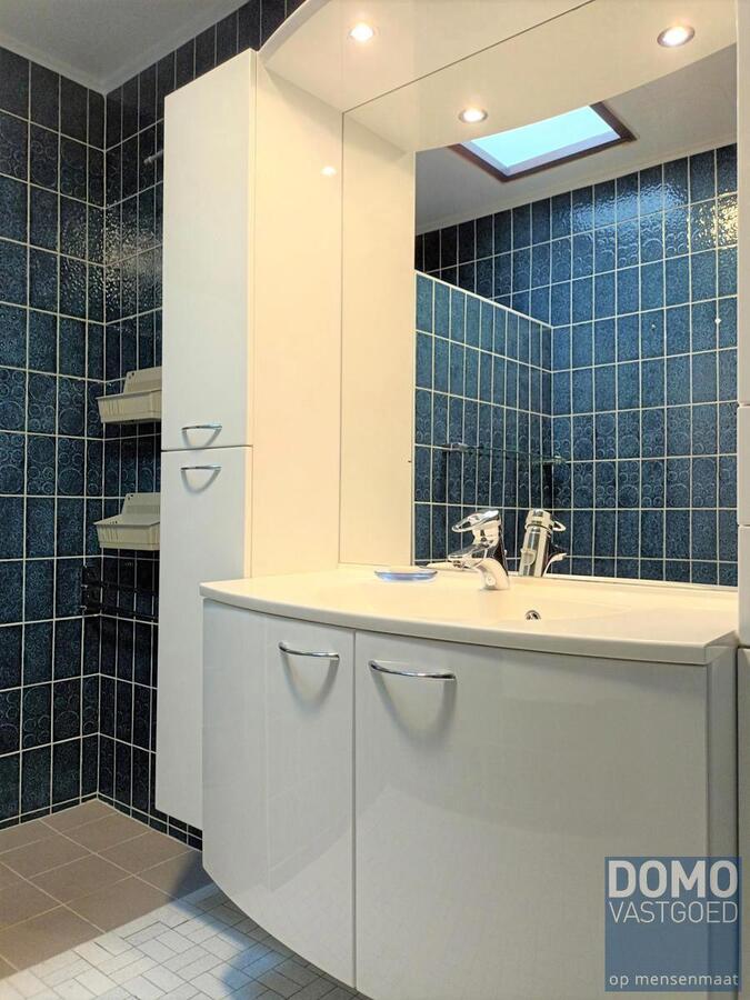 Vernieuwde seniorenwoning met 3 slaapkamers en inpandige garage gelegen in Tuilt (Kuringen) 