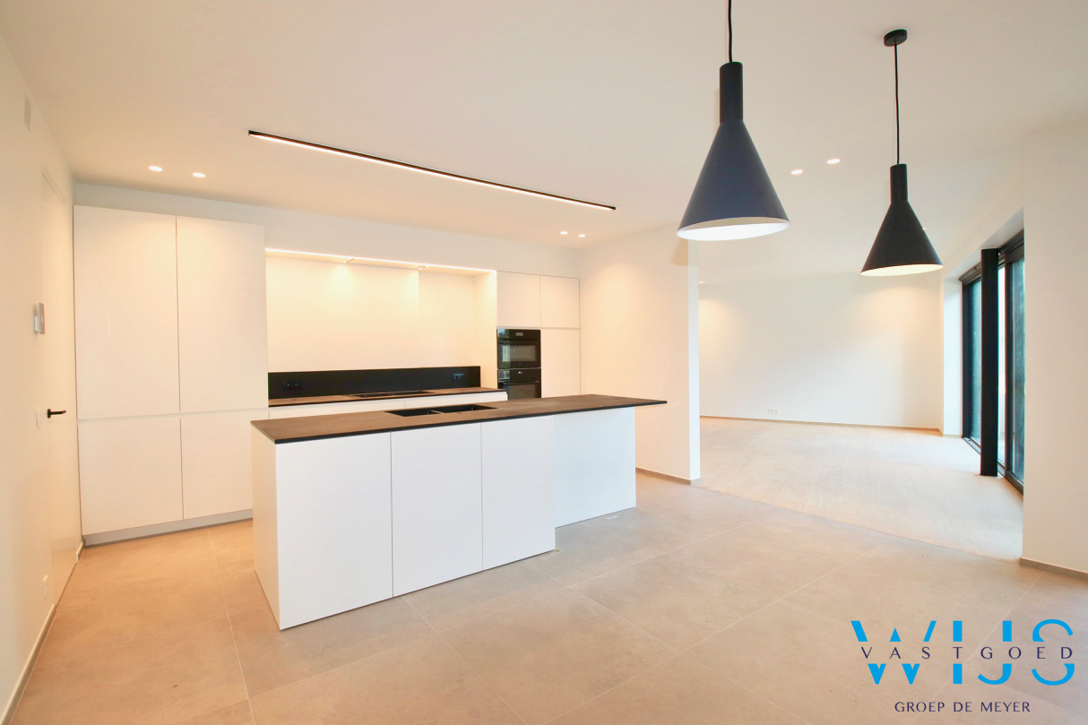 PRACHTIG gelijkvoersappartement te KLUIZEN ! 