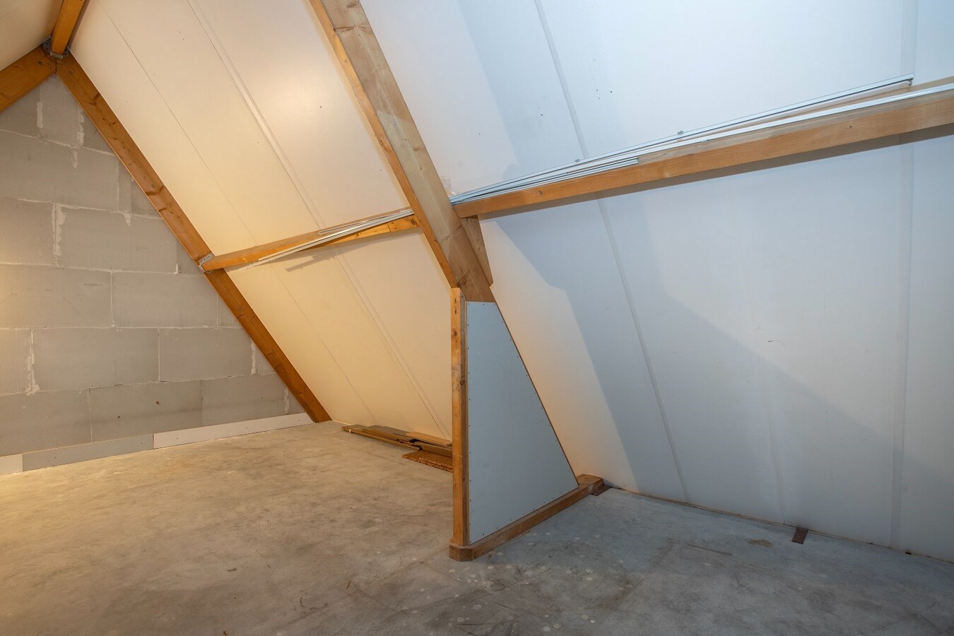 Op de tweede verdieping van appartementencomplex Molenstaete in Lieshout gelegen royaal appartement (2 slaapkamers). 