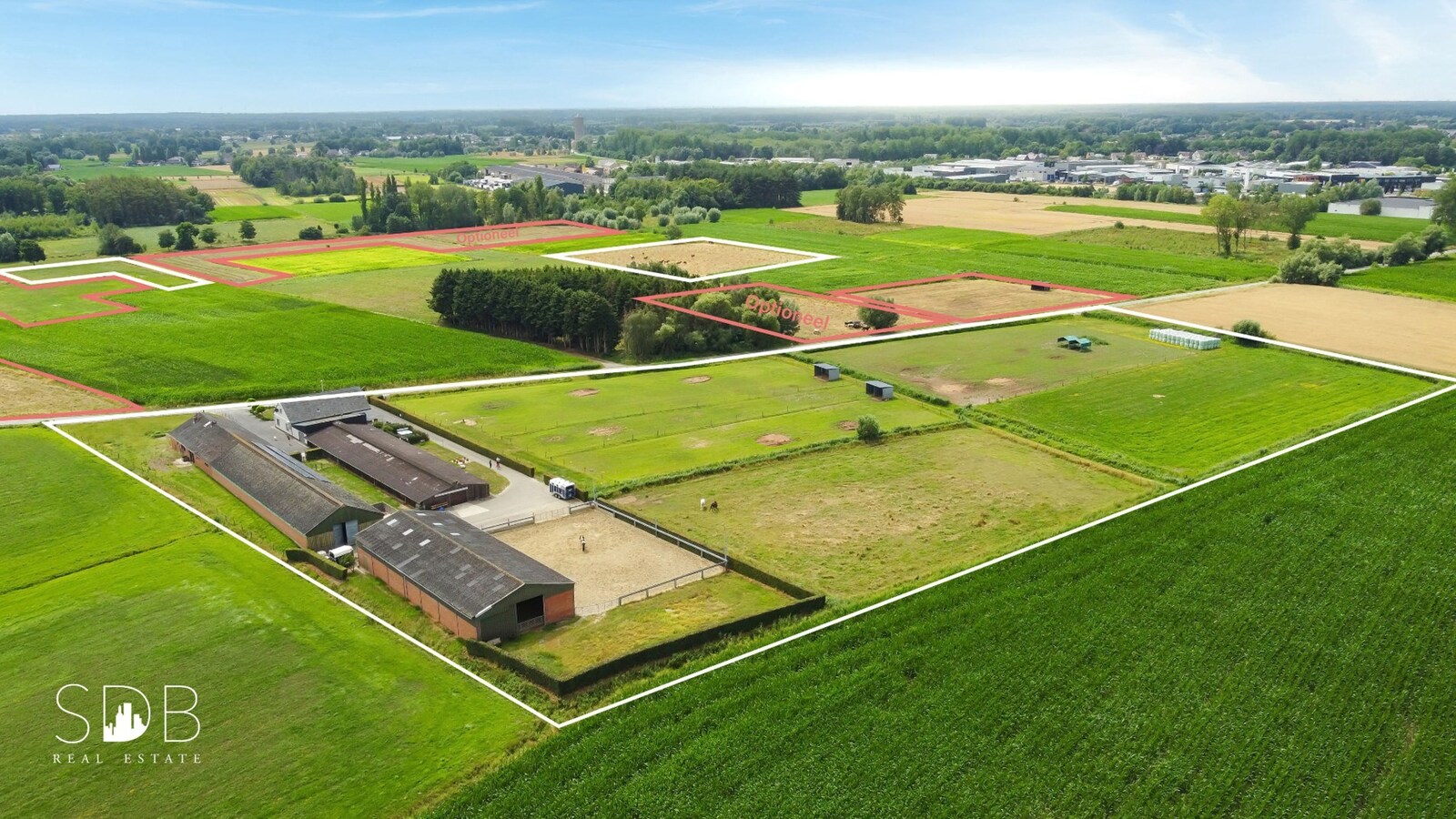 Hedendaagse woning inclusief paardenaccommodatie en graslanden op 4,22ha 