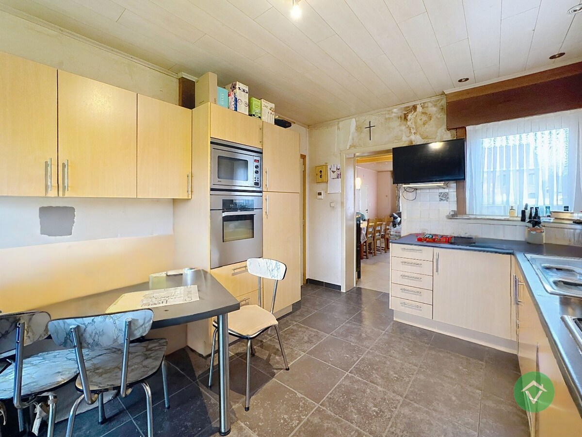 Woning met 4 slaapkamers en garage te Gistel 