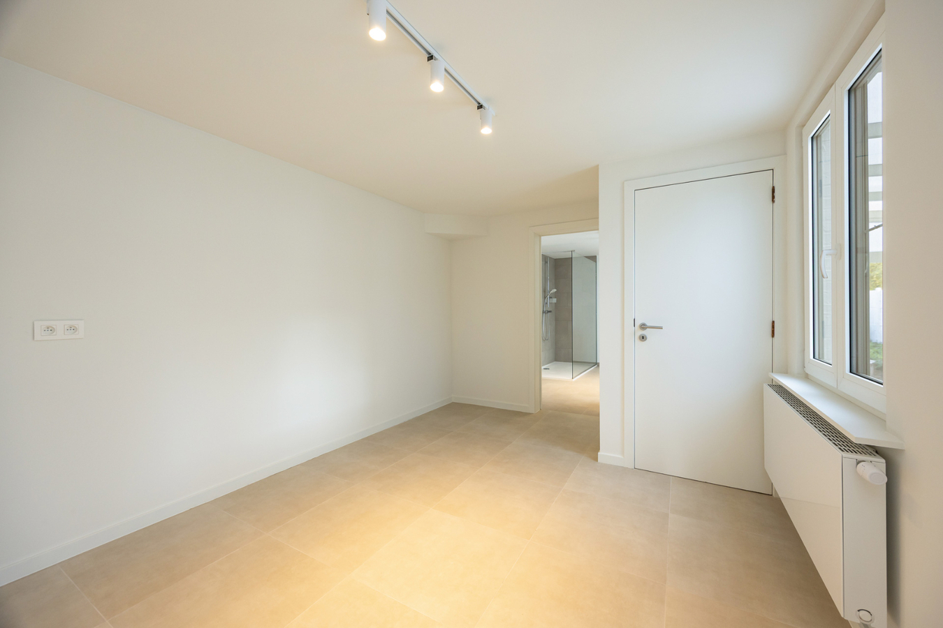 Gerenoveerde woning met 3 slpk en ruime tuin te Schilde! 