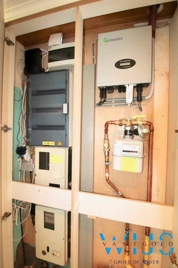 TOTAAL Gerenoveerde bungalow op een TOPlocatie in ERTVELDE ! 