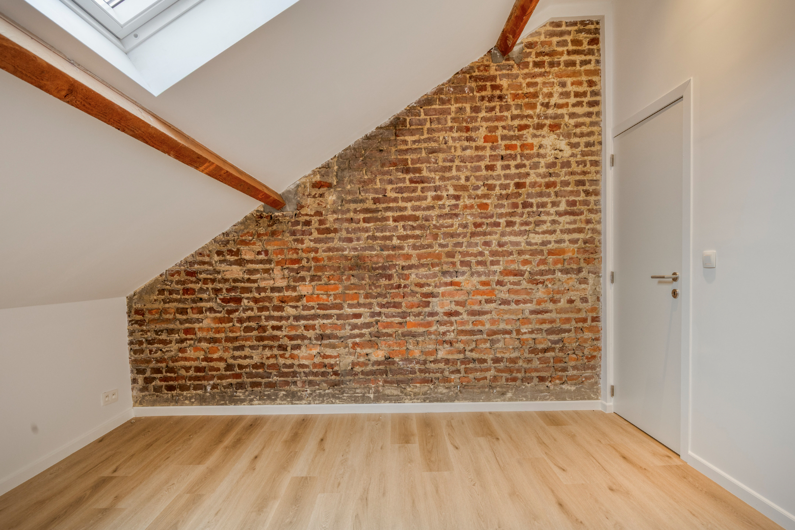 In 2026 volledig gerenoveerde woning in rustige straat - EPC A 