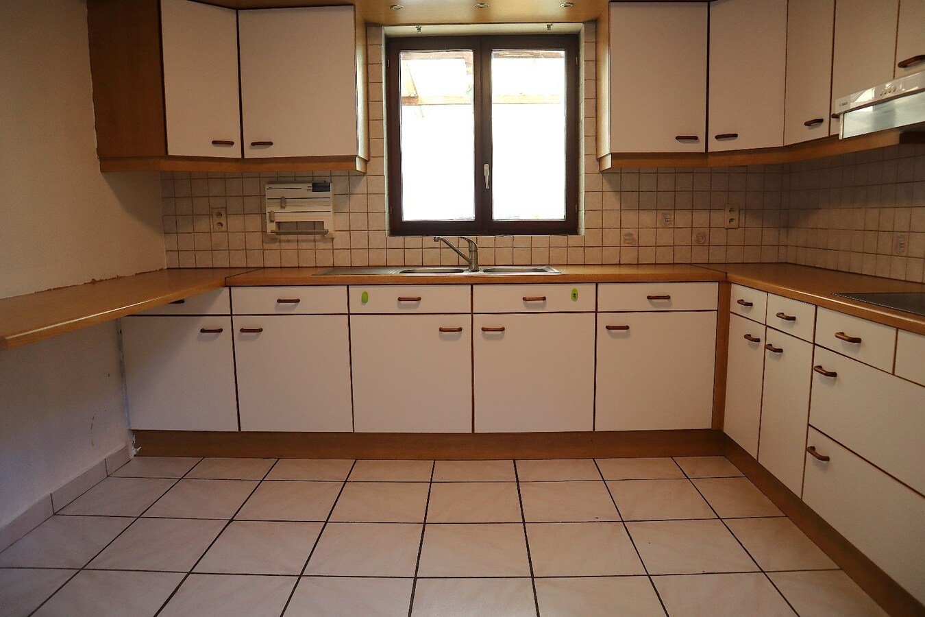Ruim appartement met terras en garage in Bierbeek 
