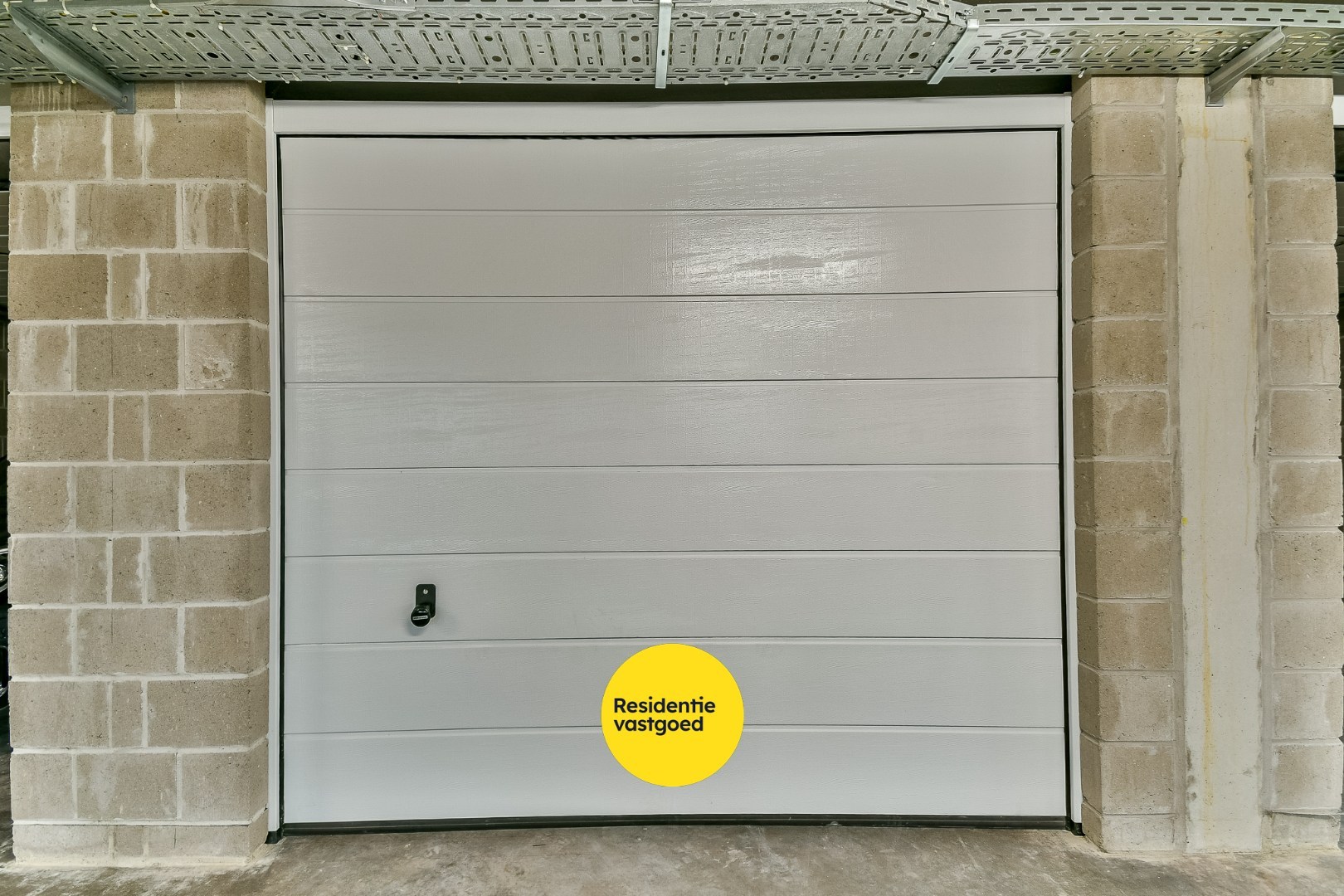 Nieuwbouw appartement met één slaapkamer en garage te huur in Oudenburg 