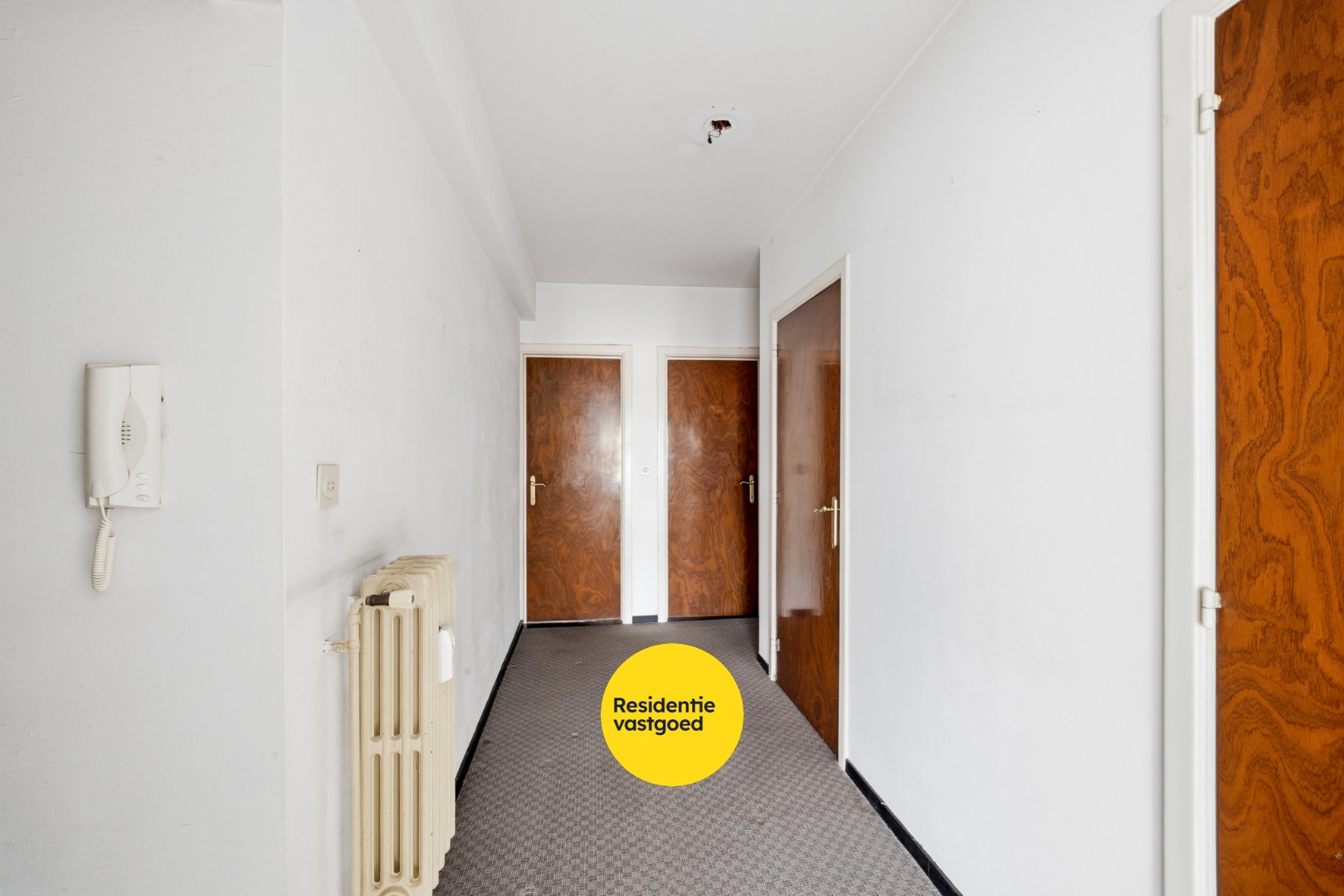 Op te frissen 2-slaapkamerappartement met open zicht te Oostende 