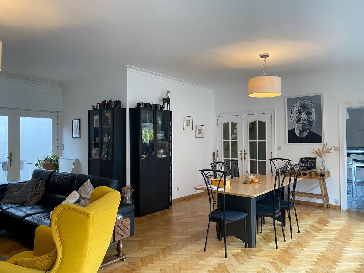 Ruime woning met garage pal in het centrum van Ieper 