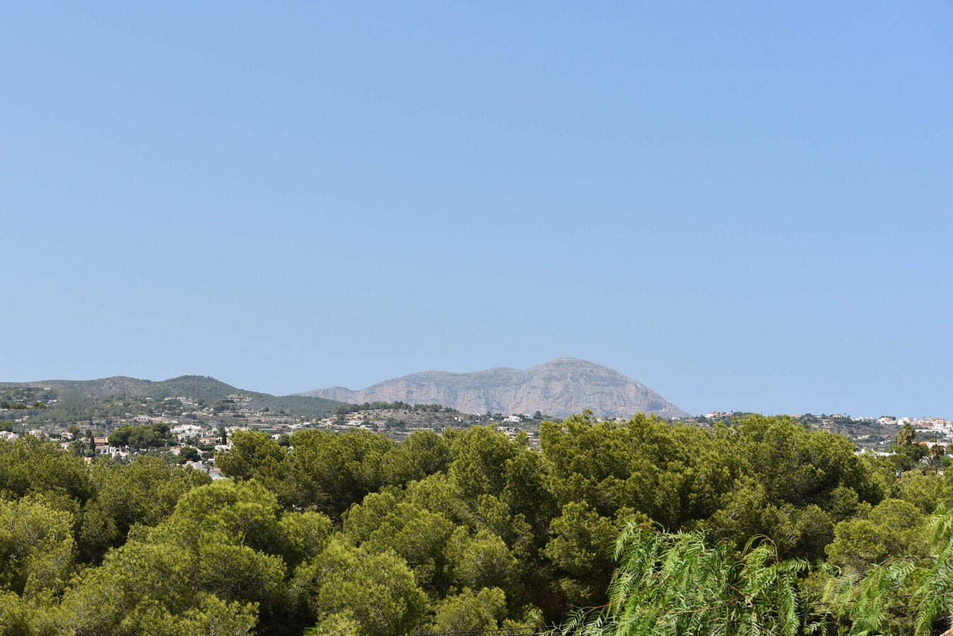 Uniek renovatieproject met zeezicht op wandelafstand van Moraira 