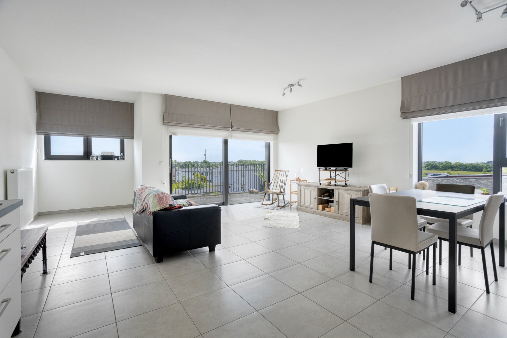 Woonkamer met doorgang terras