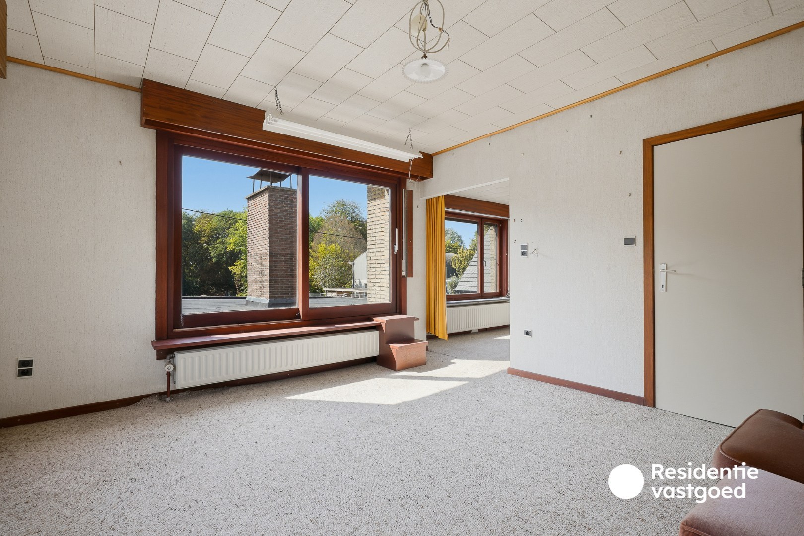Ruime open bebouwing met vijf slaapkamers en twee badkamers op 623 m² in Centrum Diksmuide! 