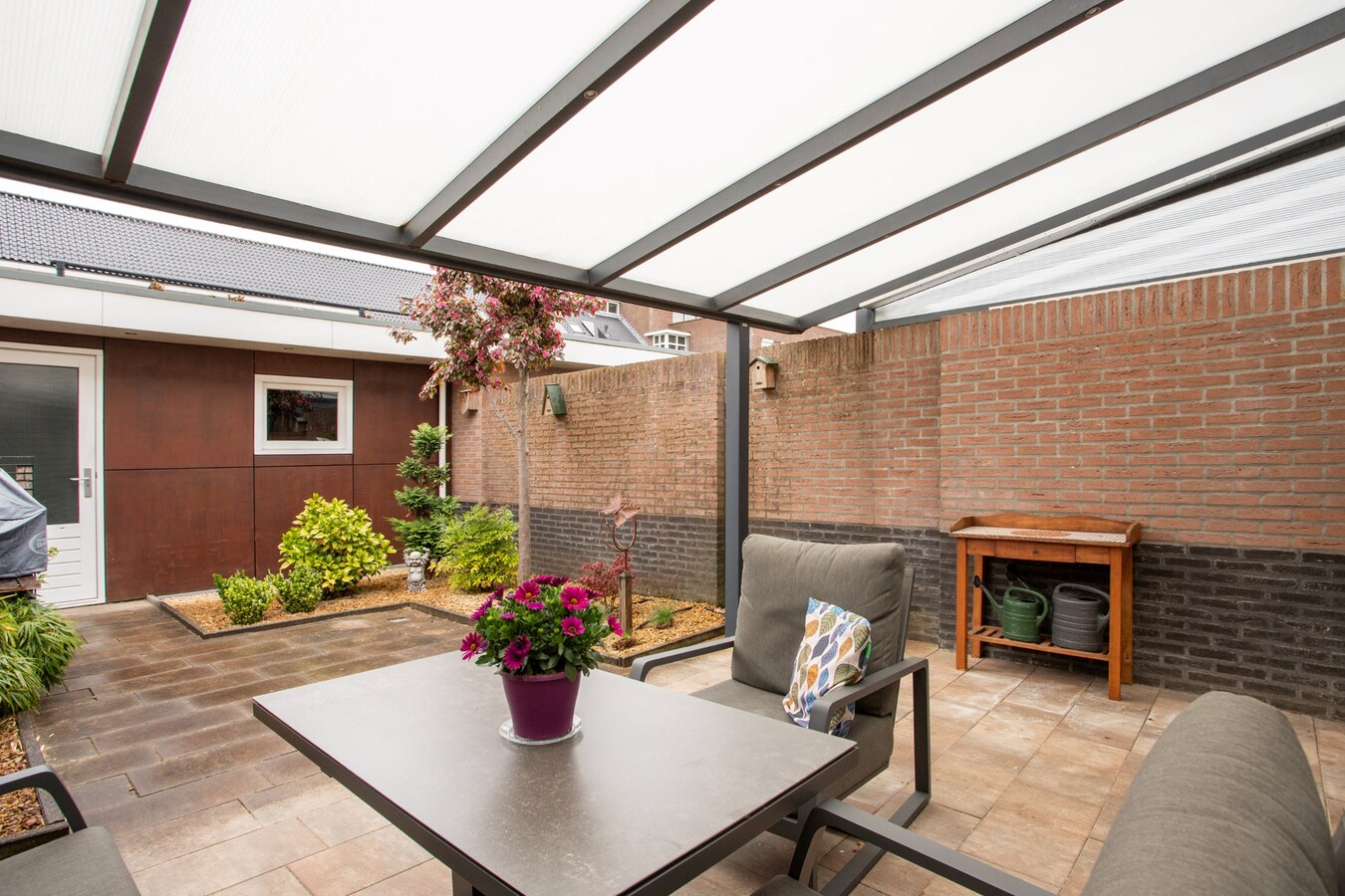 Moderne en royale tussenwoning – instapklaar en energiezuinig! 