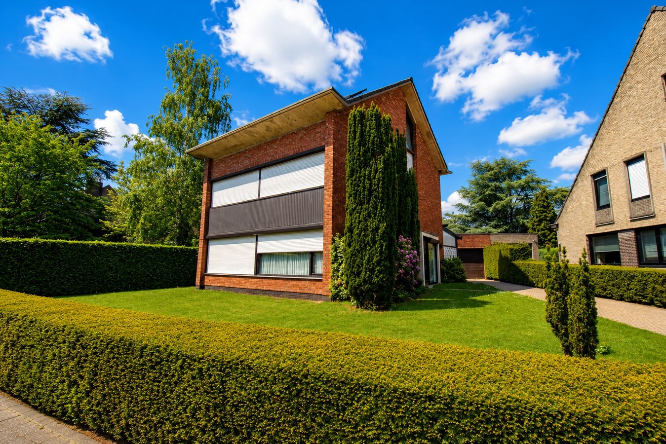 Karaktervolle open bebouwing met 6 kamers op 538 m² – unieke renovatiekans op topligging vlakbij station en centrum van Sint-Niklaas 