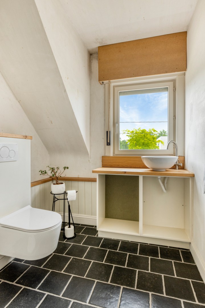 Gerenoveerde gezinswoning met 3 slpk. op een ruim perceel van 1.344m² in Geel 