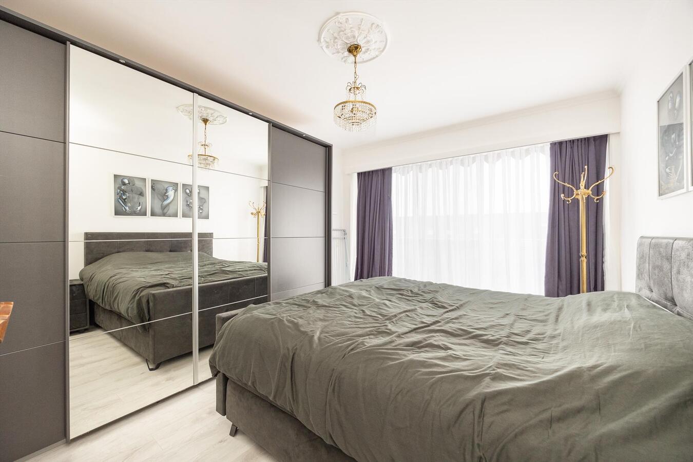 Gerenoveerd appt. met 2 tot 3 slpk en terras te Hoboken! 