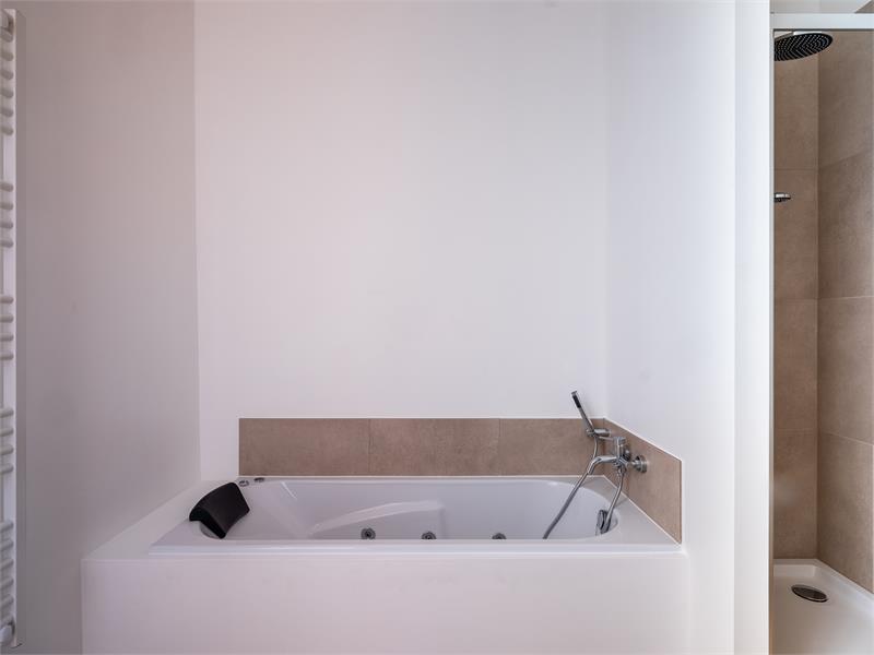 Totaal gerenoveerde rijwoning te Sint-Amandsberg 