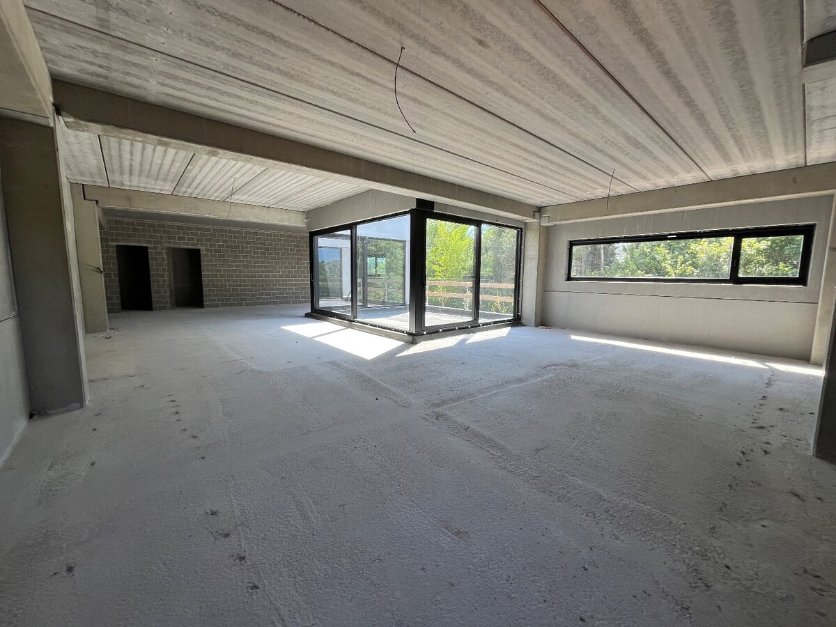 LAATSTE UNIT TE HUUR !! 