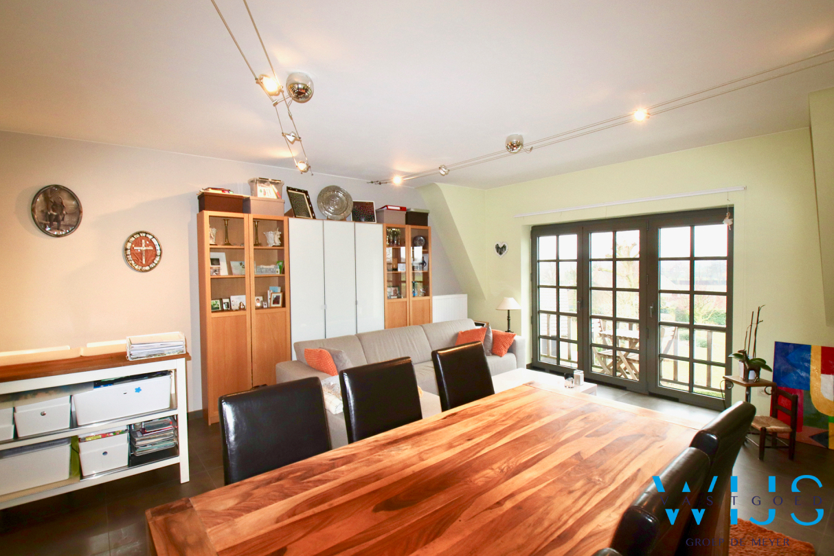 Instapklaar éénslaapkamer appartement MET staanplaats te Evergem/Rieme ! 