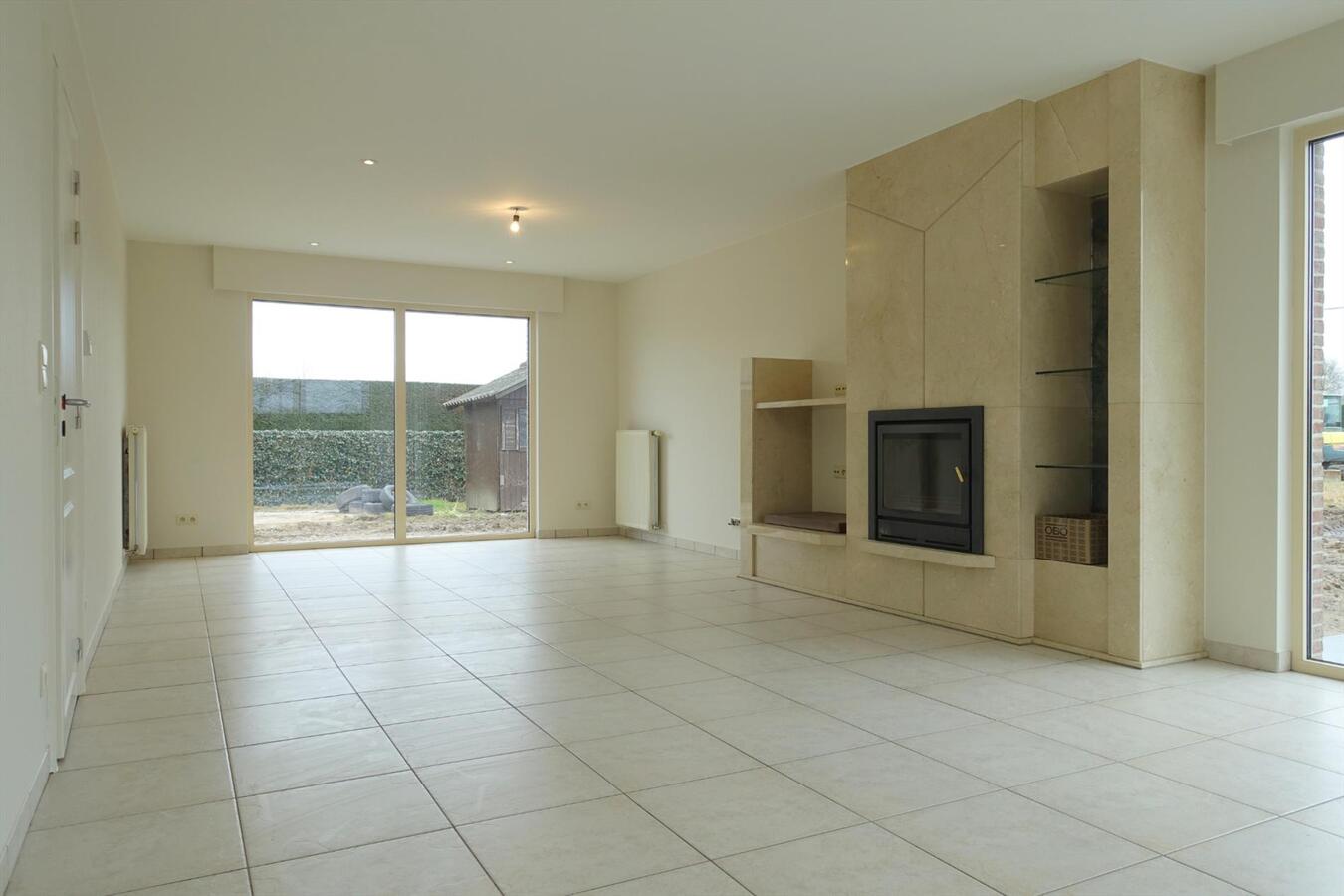 Zeer ruime villa gelegen te Bekegem 