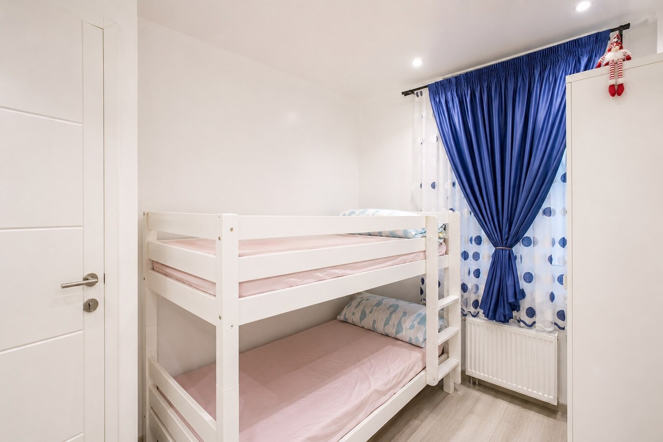 Instapklare woning in het hart van Sint-Niklaas met 5 slaapkamers en inpandige garage 