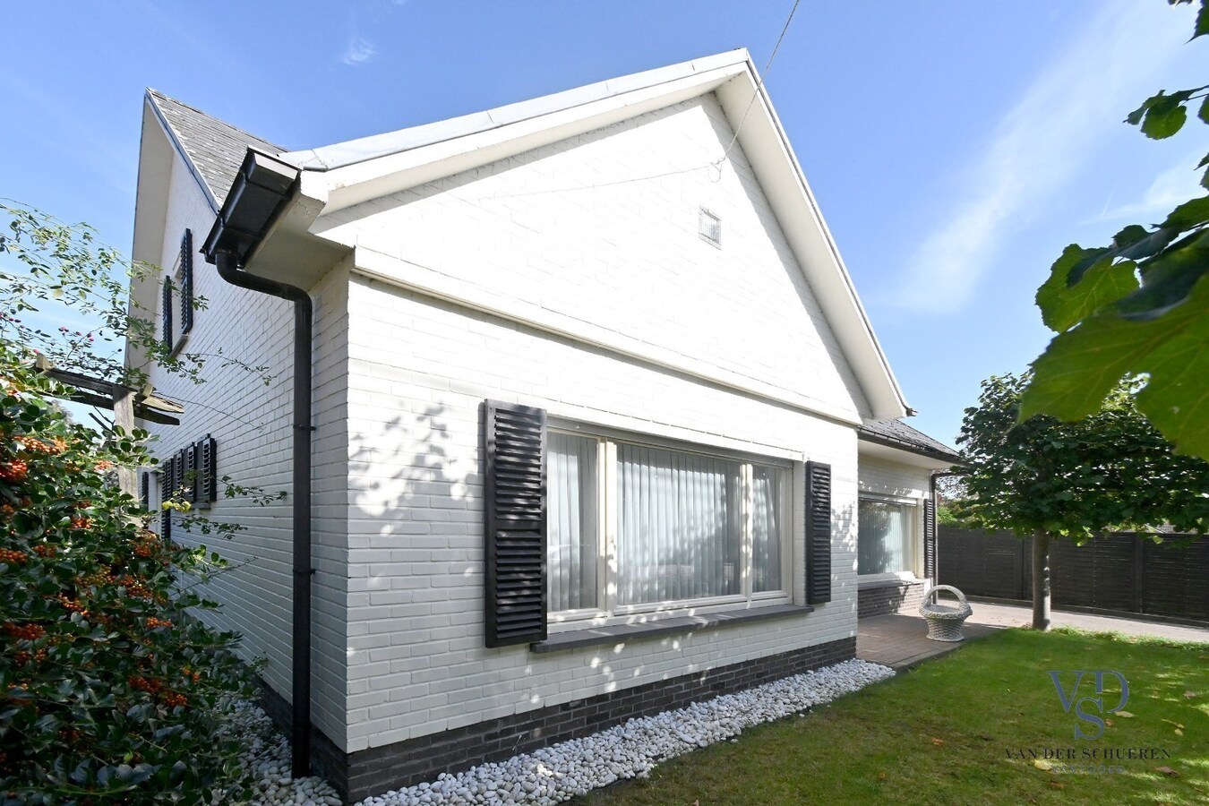 Goed gelegen, degelijke Open Bebouwing. 