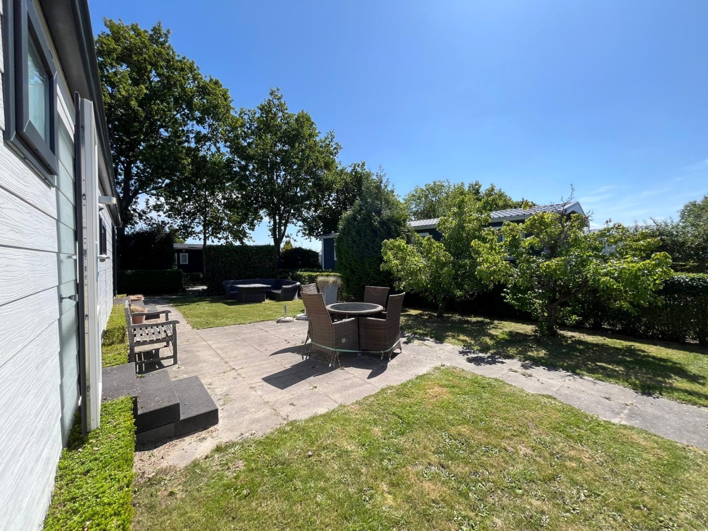 T.A. Makelaardij biedt aan: Goed onderhouden chalet (V47) op een rustige plek met veel privacy 