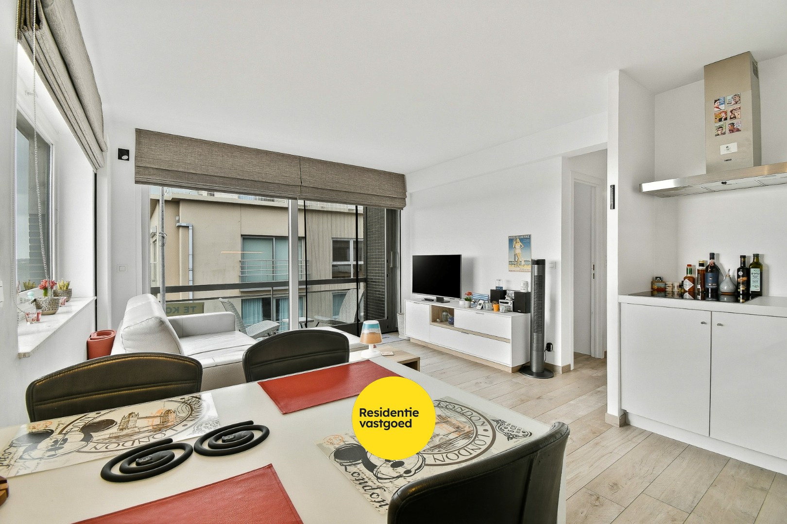 Appartement met zijdelings zeezicht en prachtig verzicht 