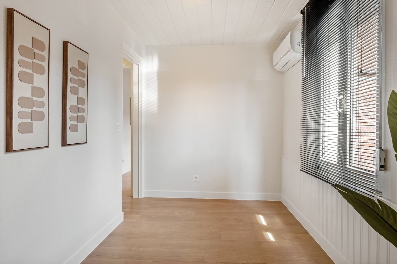Trendy halfopen bebouwing met tuin en uitweg te Wevelgem ! *** NONO INSPIRED*** 