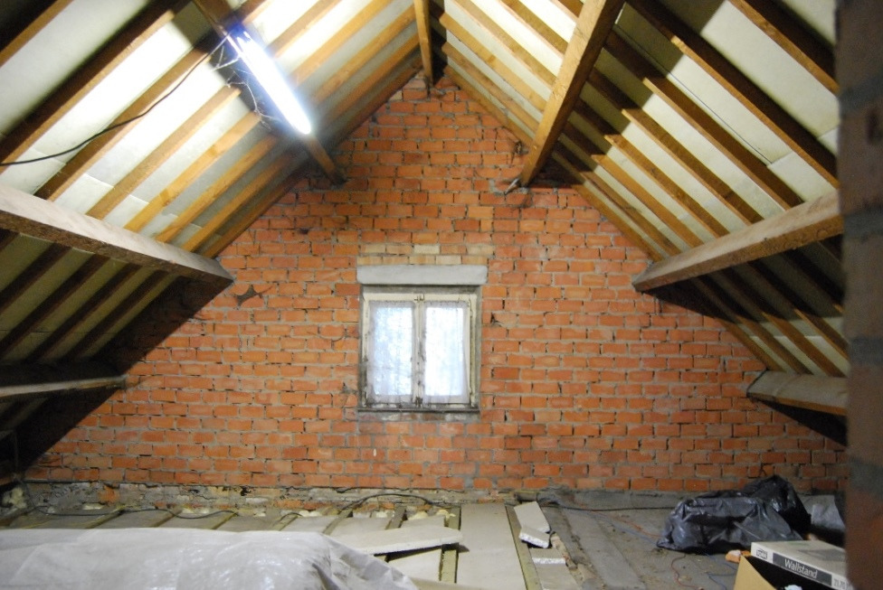 Te renoveren woning met bijgebouwen op 3516m² te Wachtebeke 