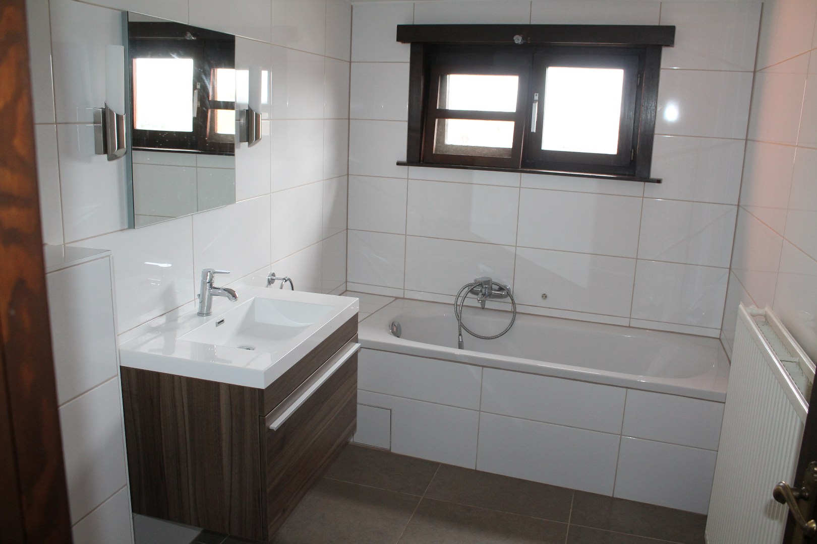Ruim duplex appartement in hartje Sint-Eloois-Vijve! 