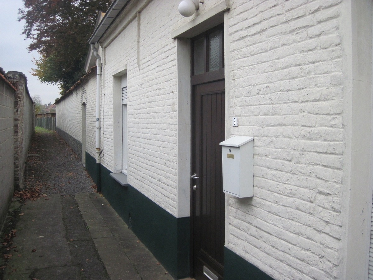 Verzorgde, authentieke rijwoning in hartje Asper. 