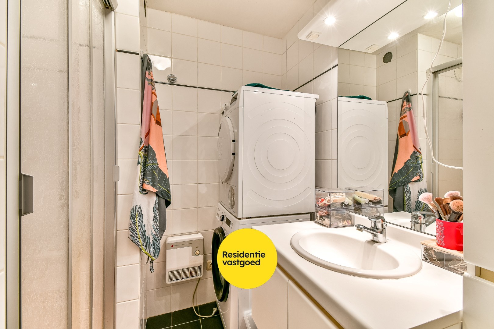 Dakappartement met 3 slaapkamers en garagebox in  centrum van Gistel 