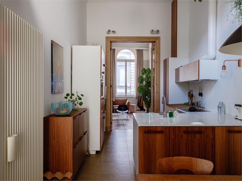 Uitzonderlijk klassevol herenhuis met handelspand in het hart van het historisch centrum 