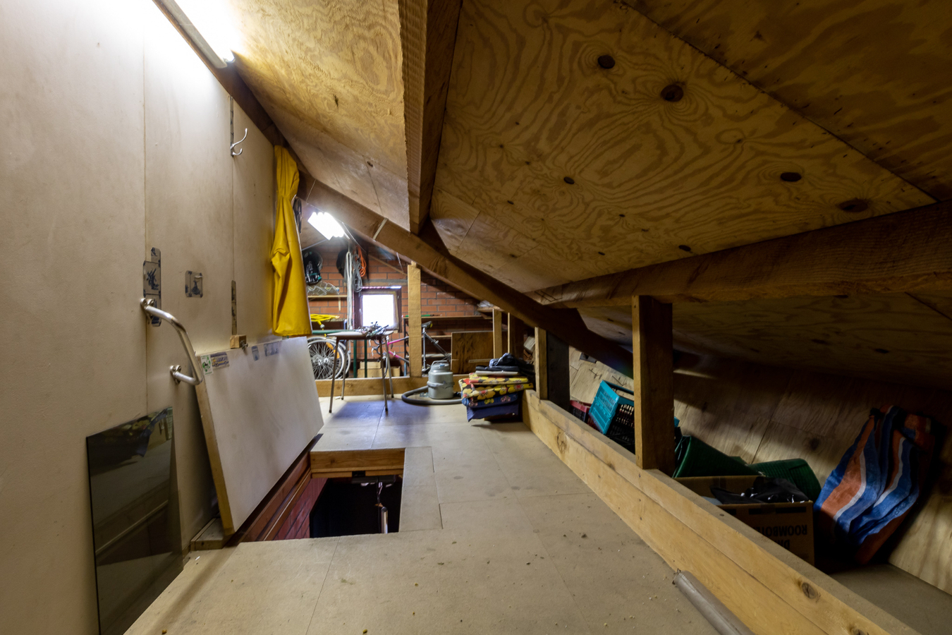 Vrijstaande woning op 696 m² op centrale locatie te Koekelare 