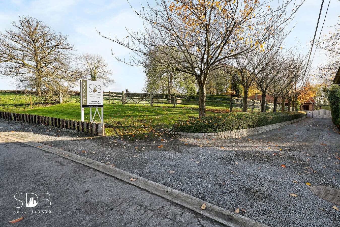 Landelijke villa met zwembad, paardenfaciliteiten en piste op circa 2 HA 