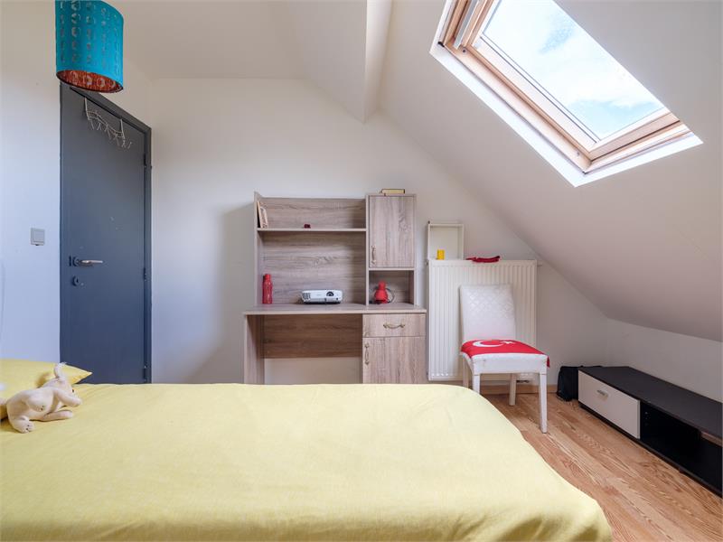 Ruime instapklare rijwoning met centrale ligging 