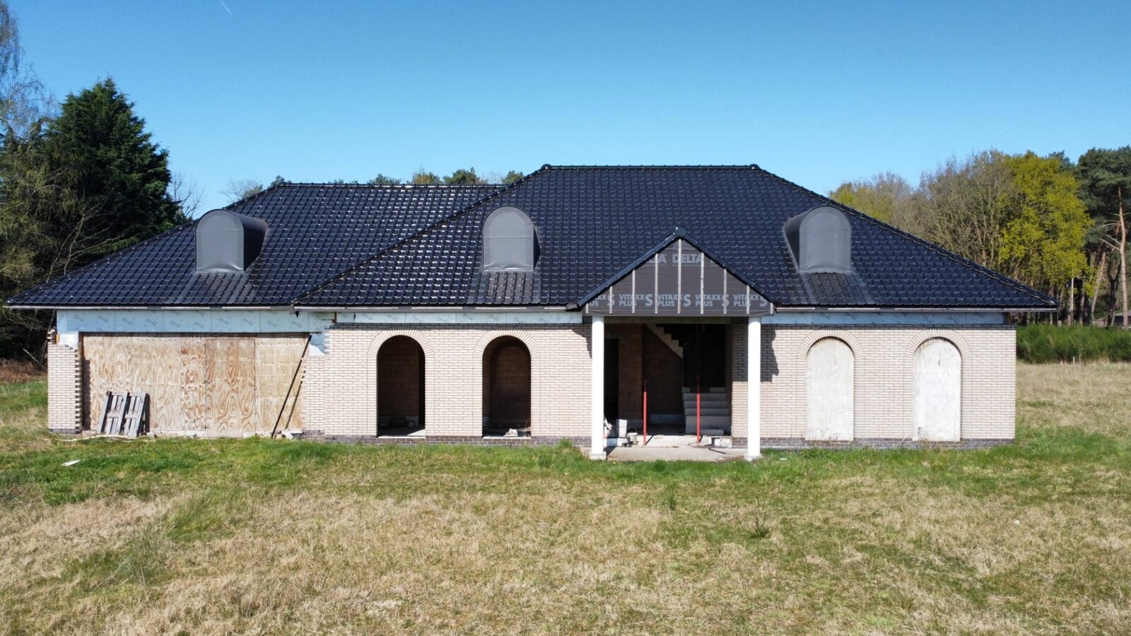 Beautiful rough construction villa in prime location 