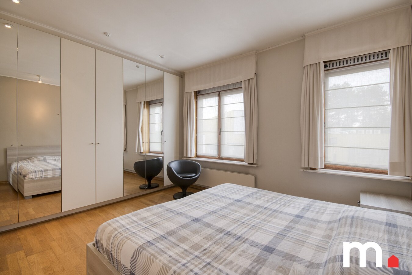 Centraal gelegen woning met privé parkeerplaats te koop in Heule ! 
