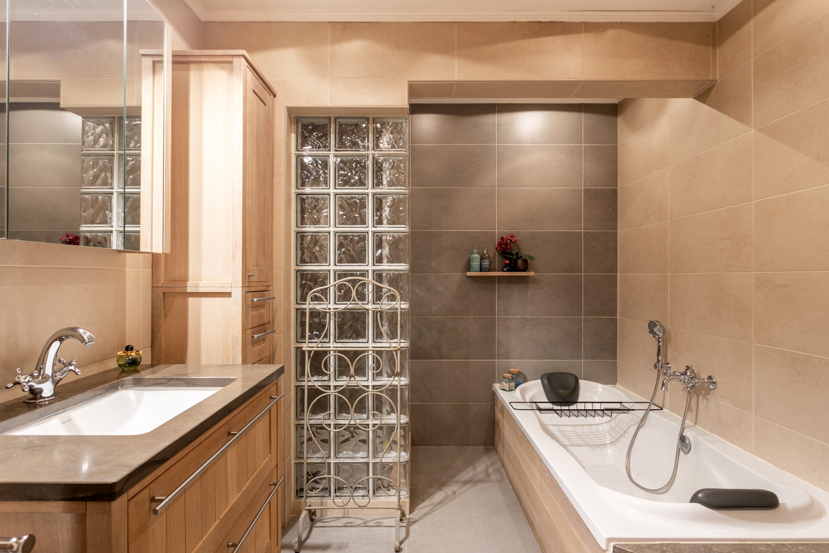 Bel-étage te koop met 3 slpks, terras en garage op +- 4,5are 